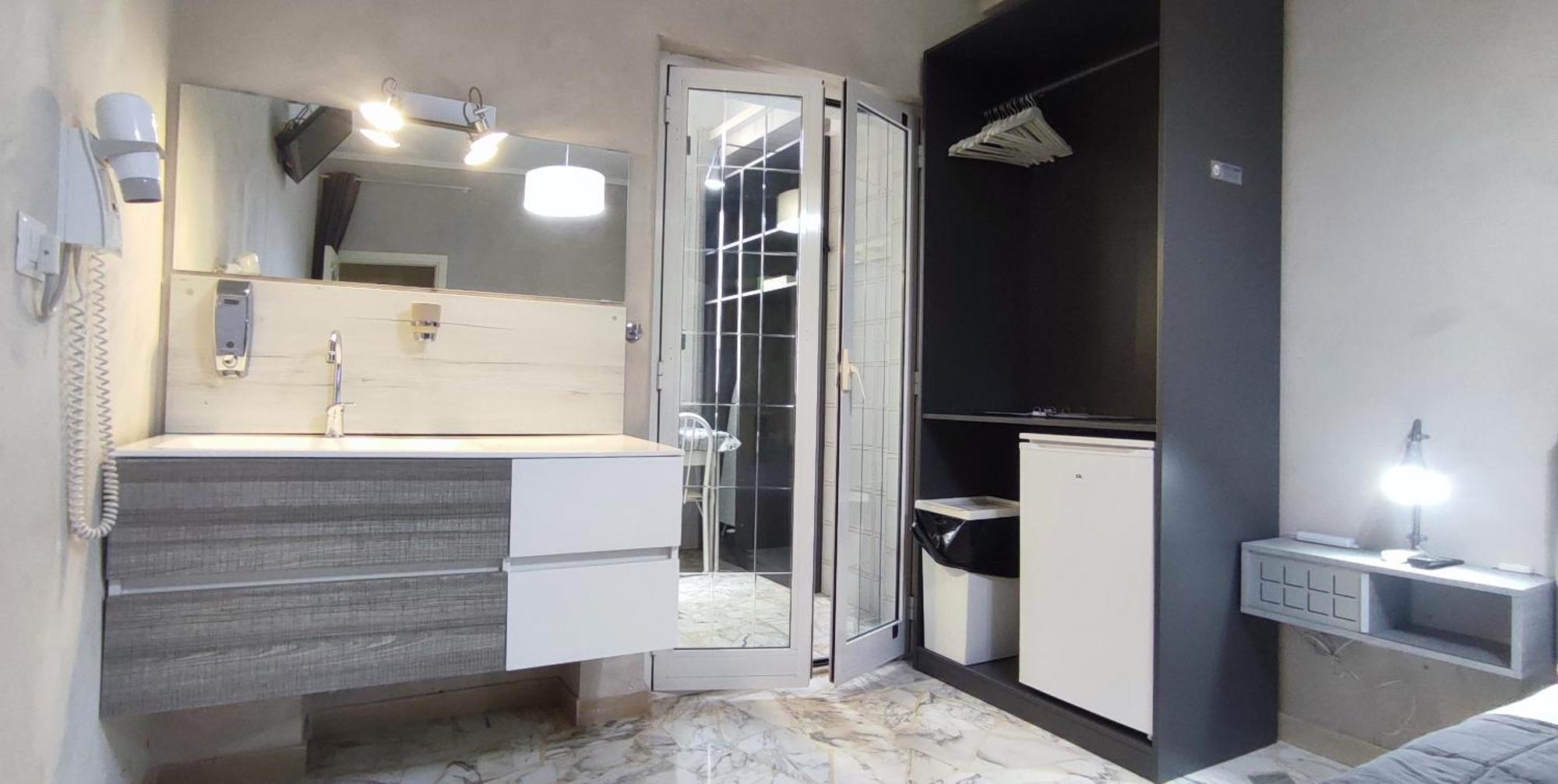 Hotel Giambattista House Bari Extérieur photo